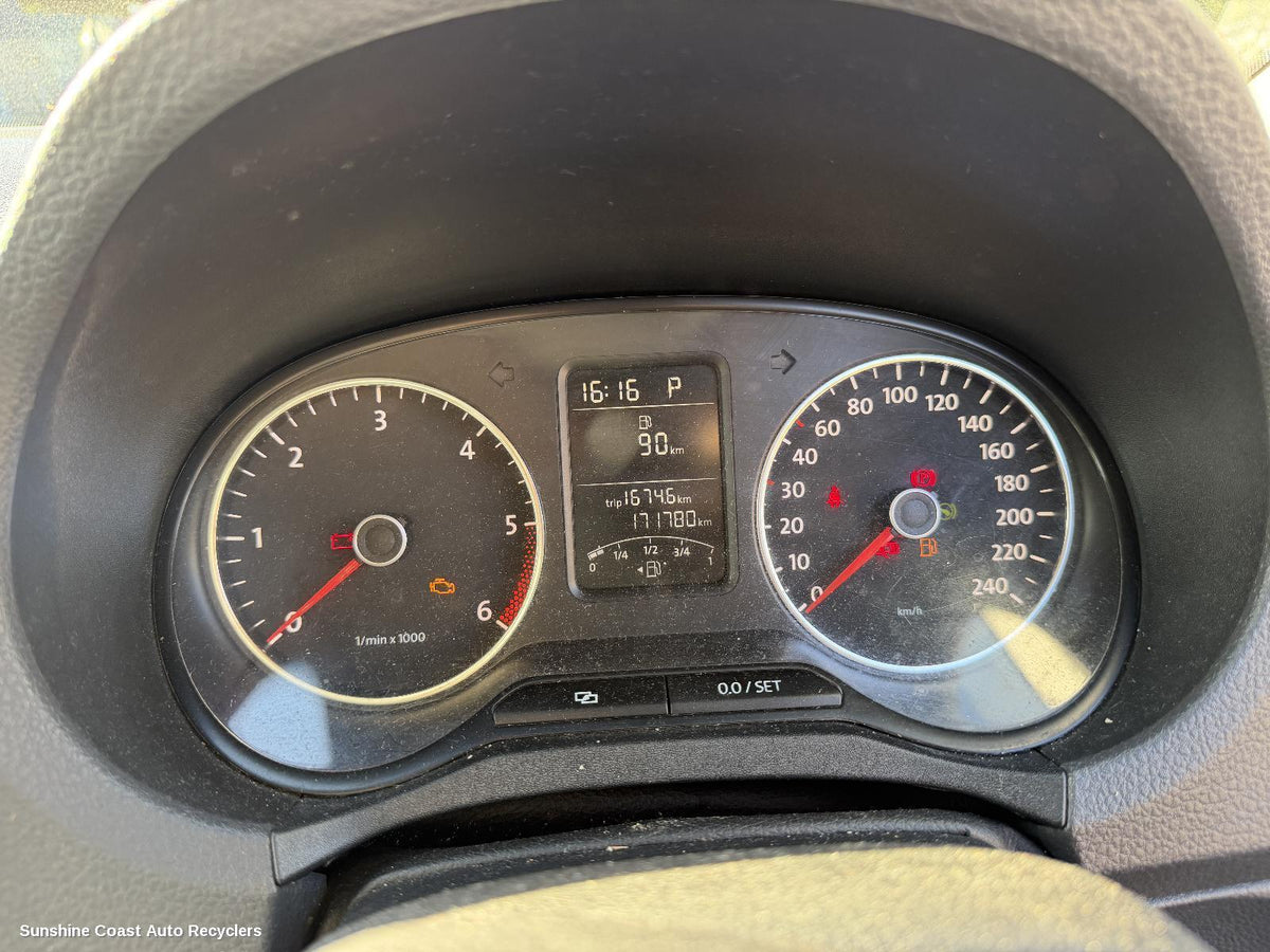 2010-2014 Volkswagen Amarok Instrument Cluster