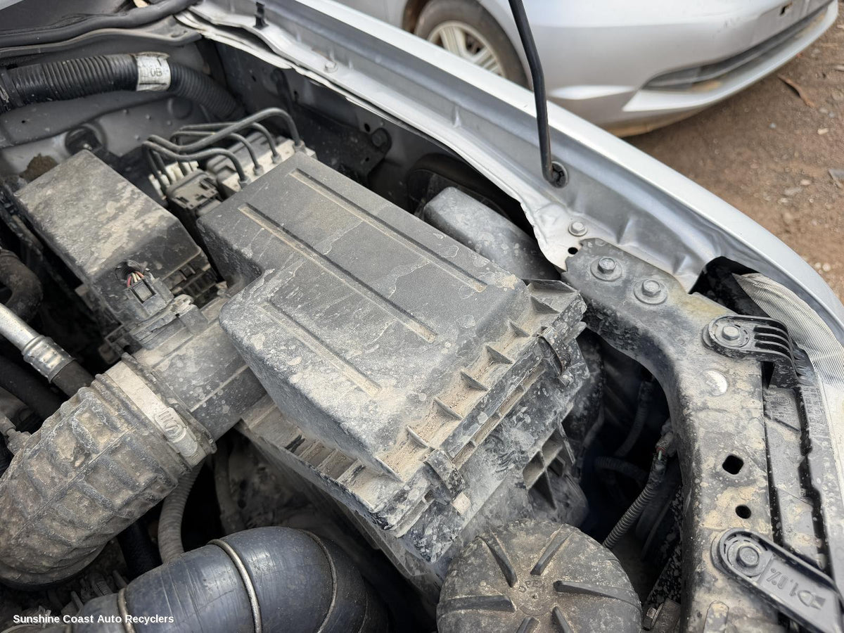 2010-2015 Nissan Navara Air Cleaner Box