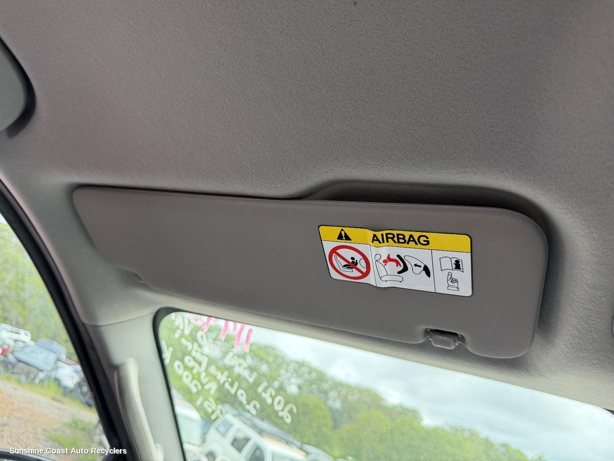 2015-2025 Ldv G10 Sunvisor