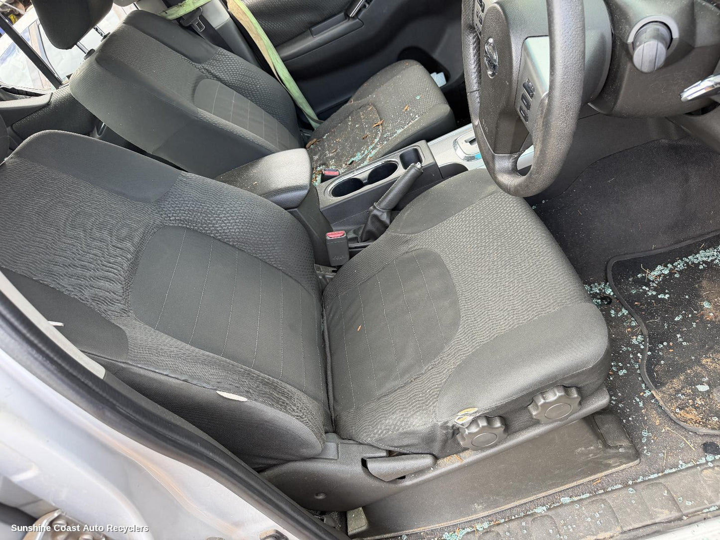 2010-2015 Nissan Navara Front Seat