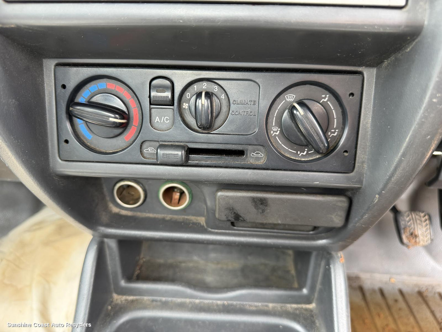 2002-2006 Ford Courier Ashtray