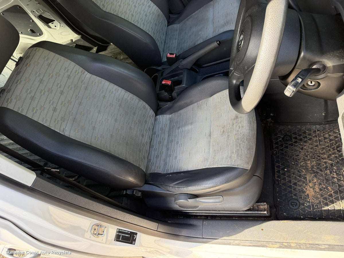 2010-2015 Volkswagen Caddy Front Seat