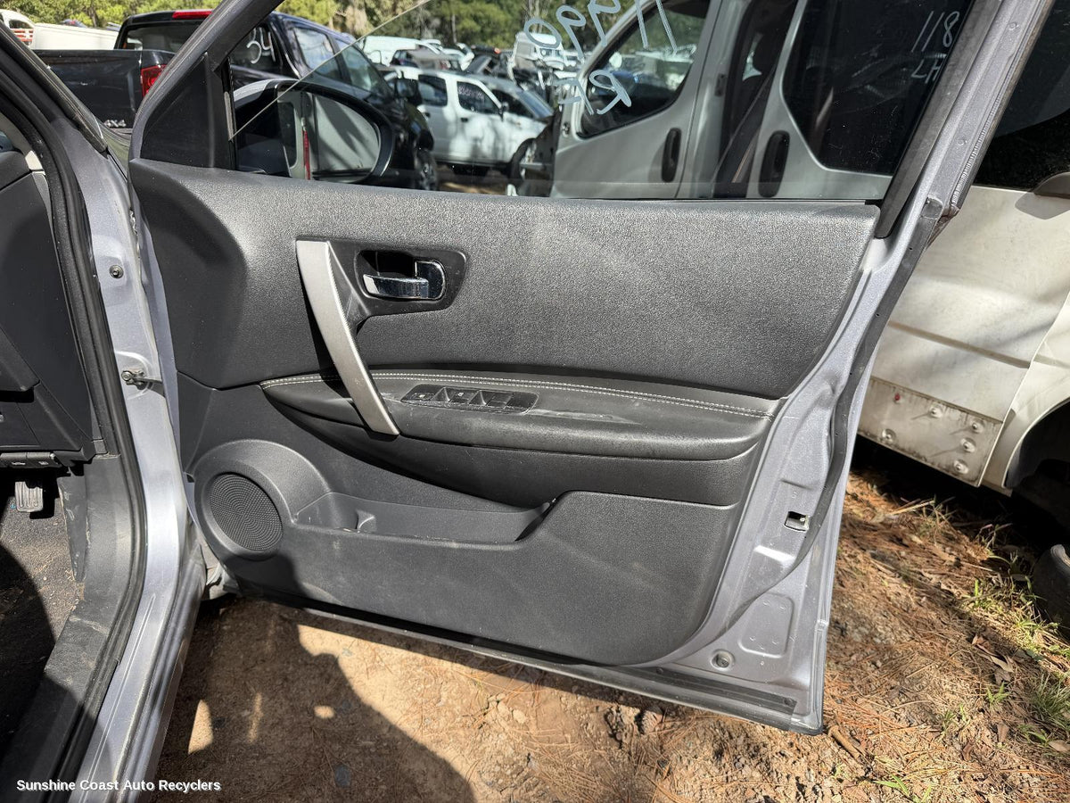 2007-2014 Nissan Dualis Door Trim