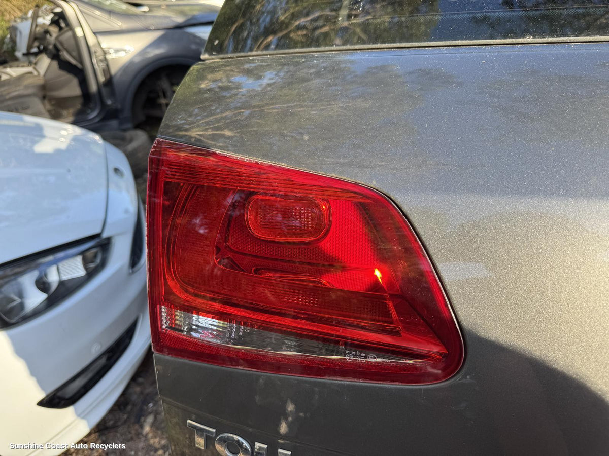 2010-2018 Volkswagen Touareg Rear Garnish