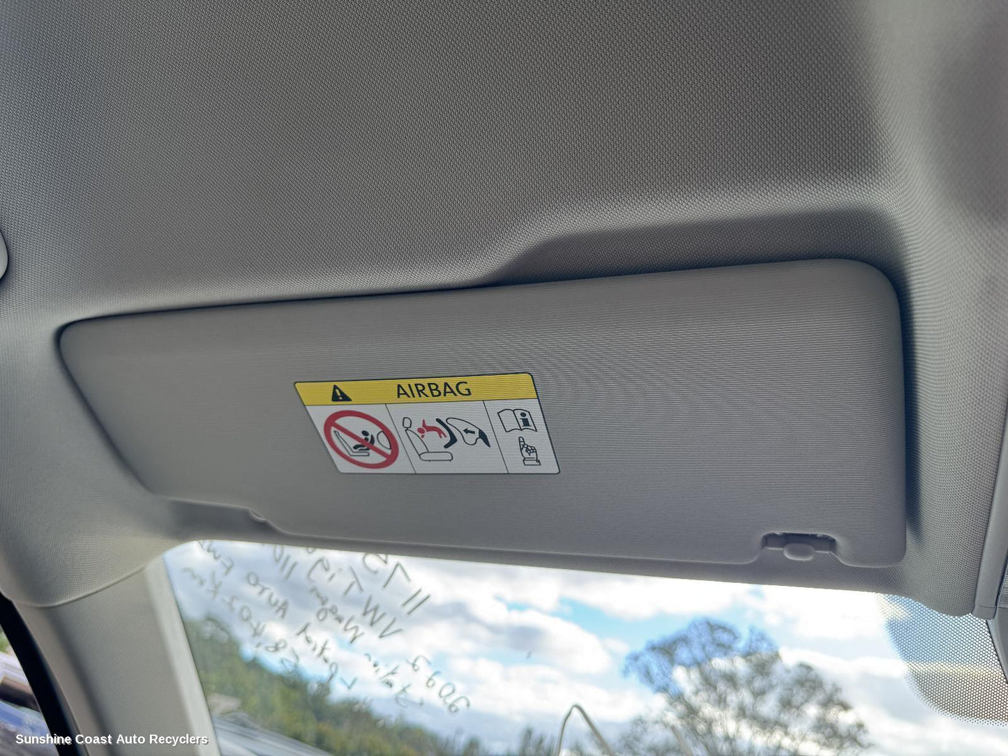 2022 Volkswagen Tiguan Sunvisor