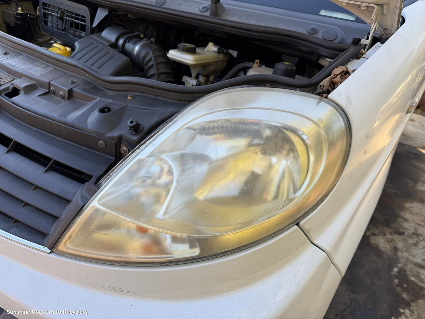 2013 Renault Trafic Left Headlamp