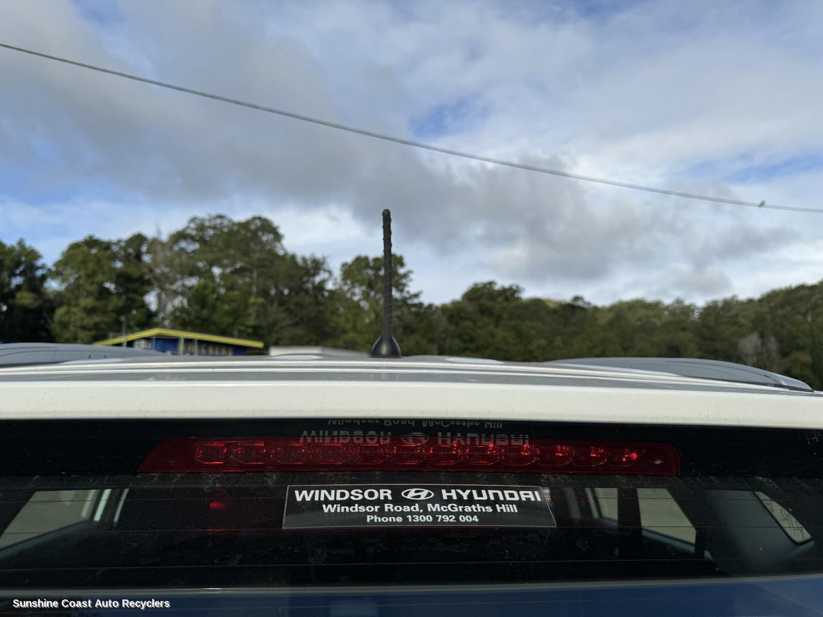 2015-2021 Hyundai Tucson High Level Stoplight