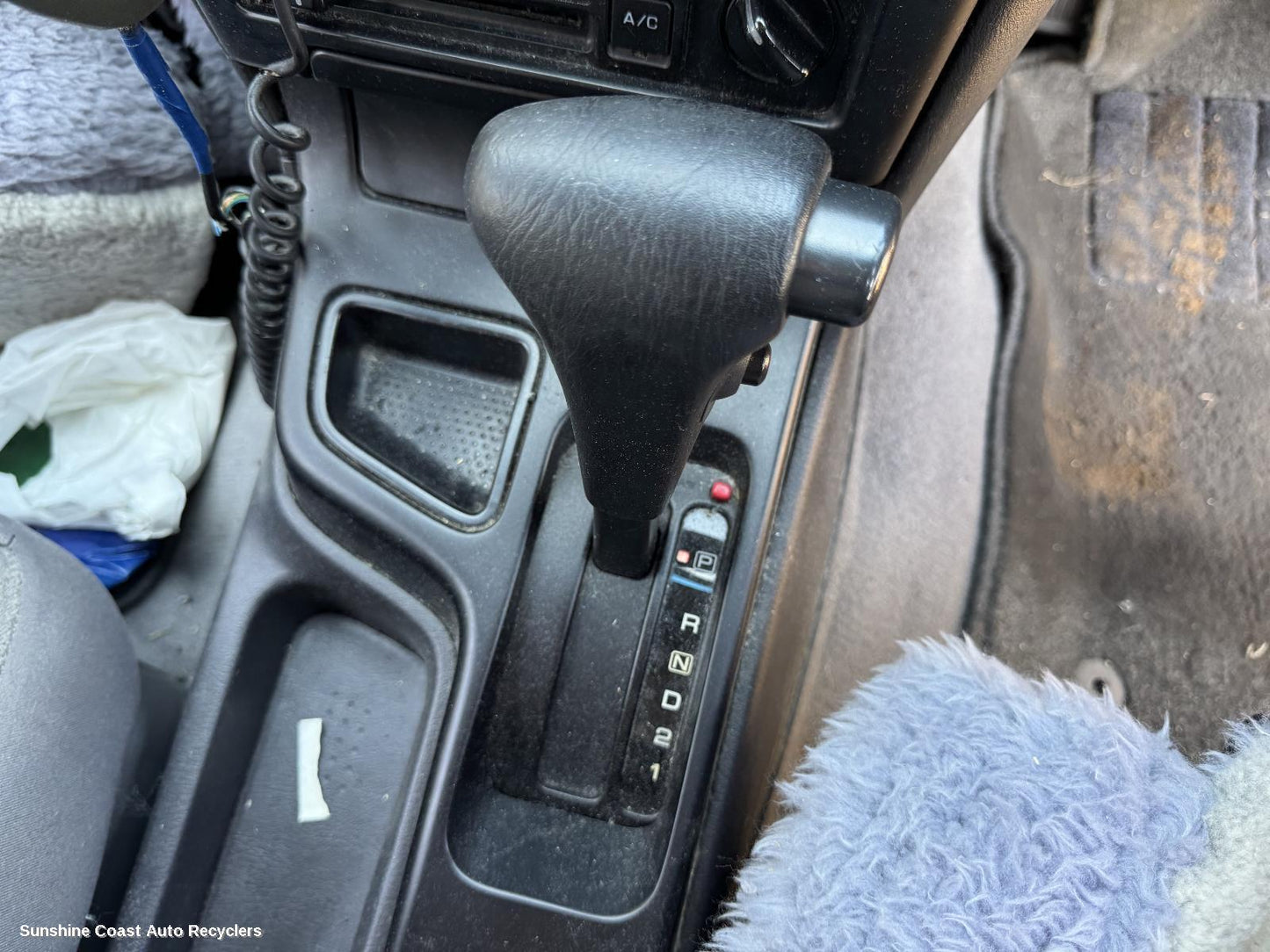 2001 Nissan Pathfinder Gear Stick Shifter
