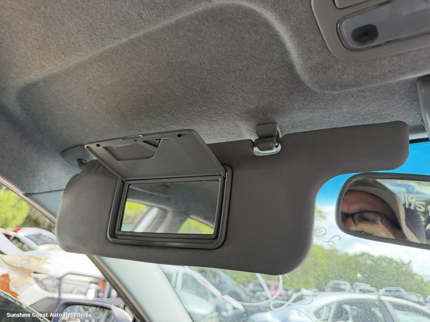 2001-2007 Toyota Corolla Sunvisor