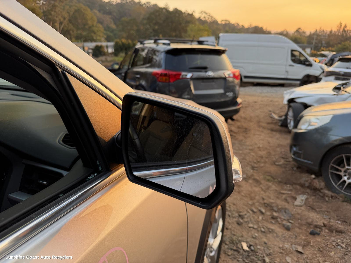 2018-2020 Holden Acadia Right Door Mirror