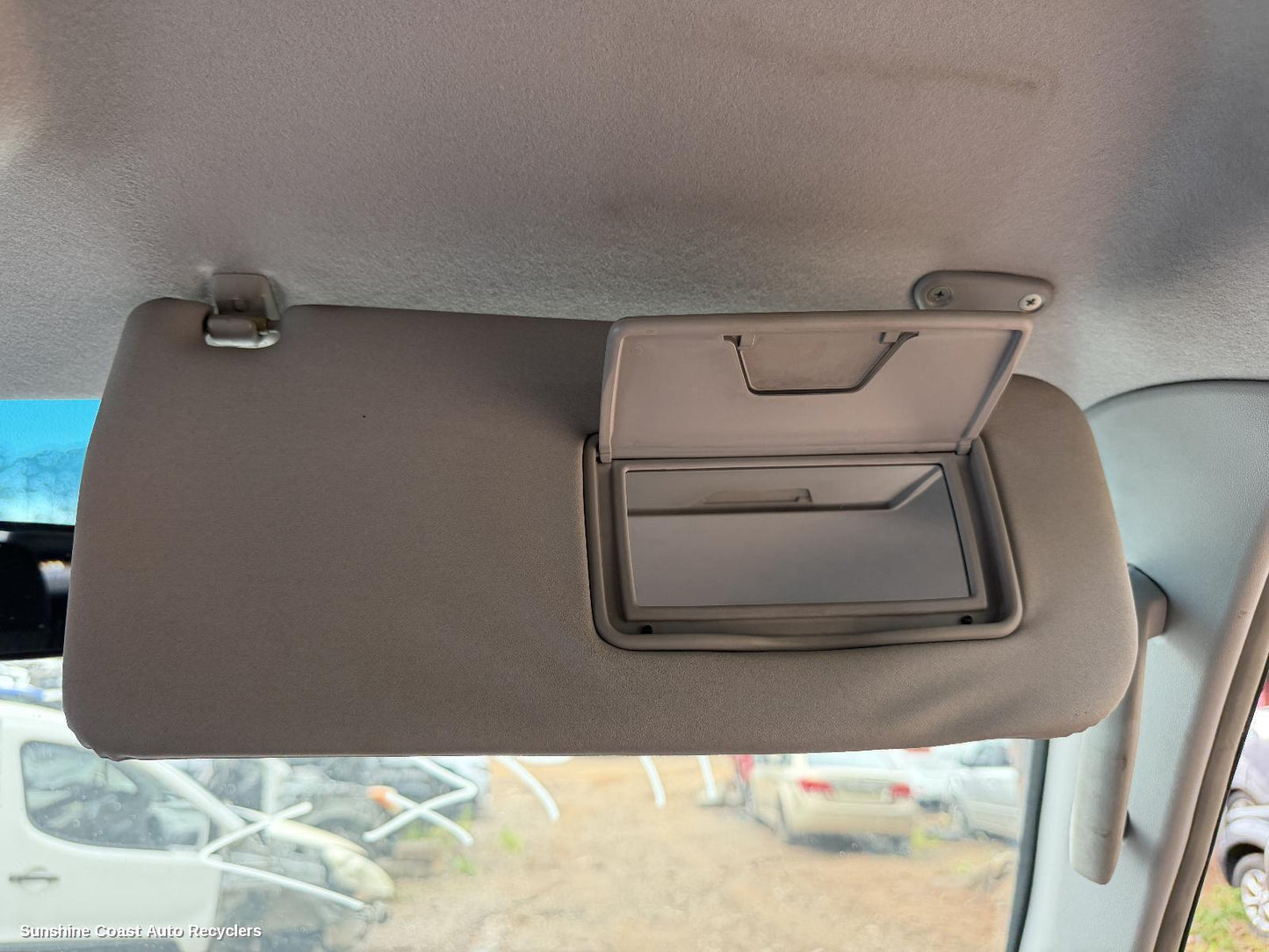 2002-2006 Mitsubishi Pajero Sunvisor