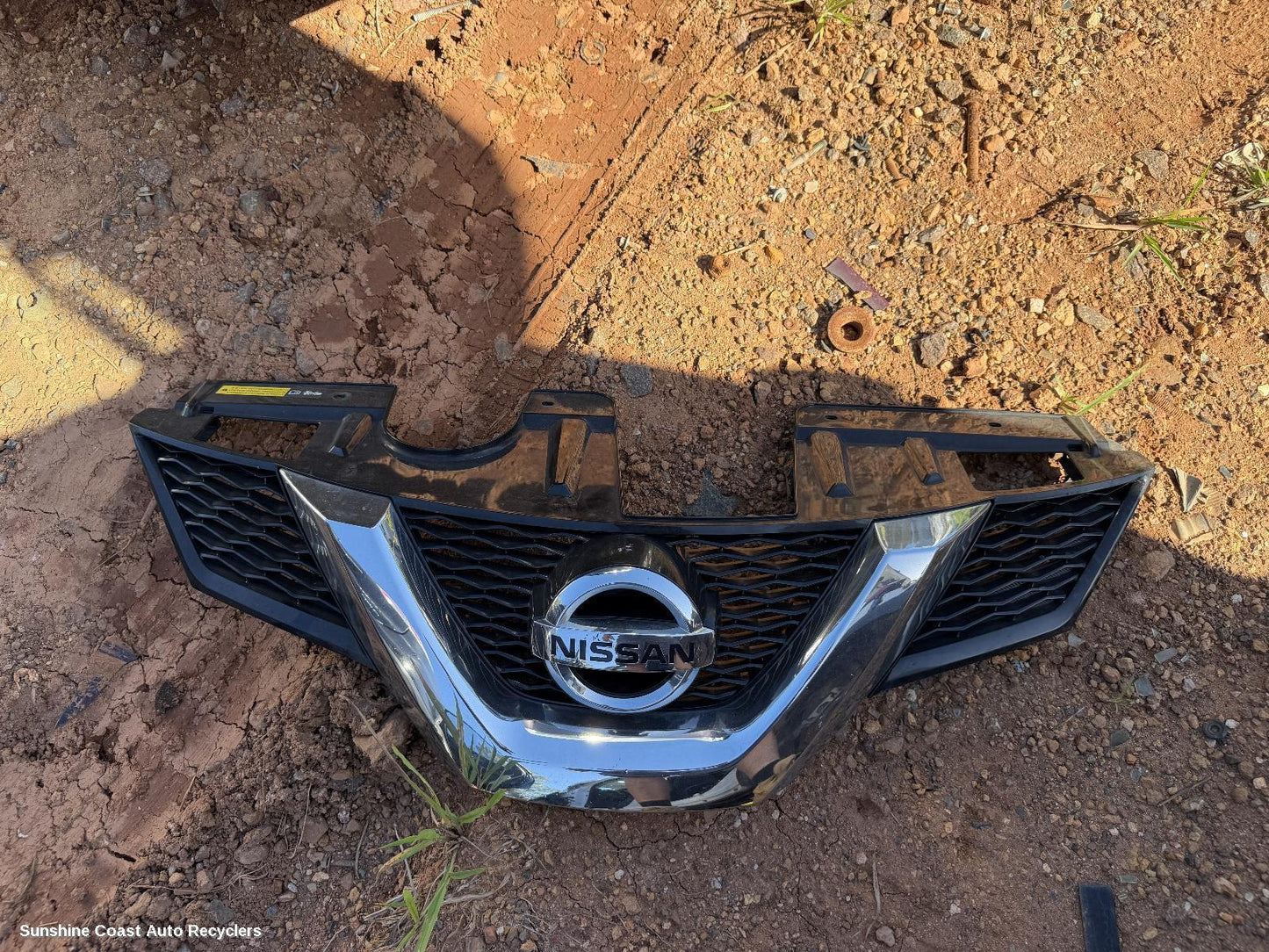 2014 Nissan Xtrail Grille