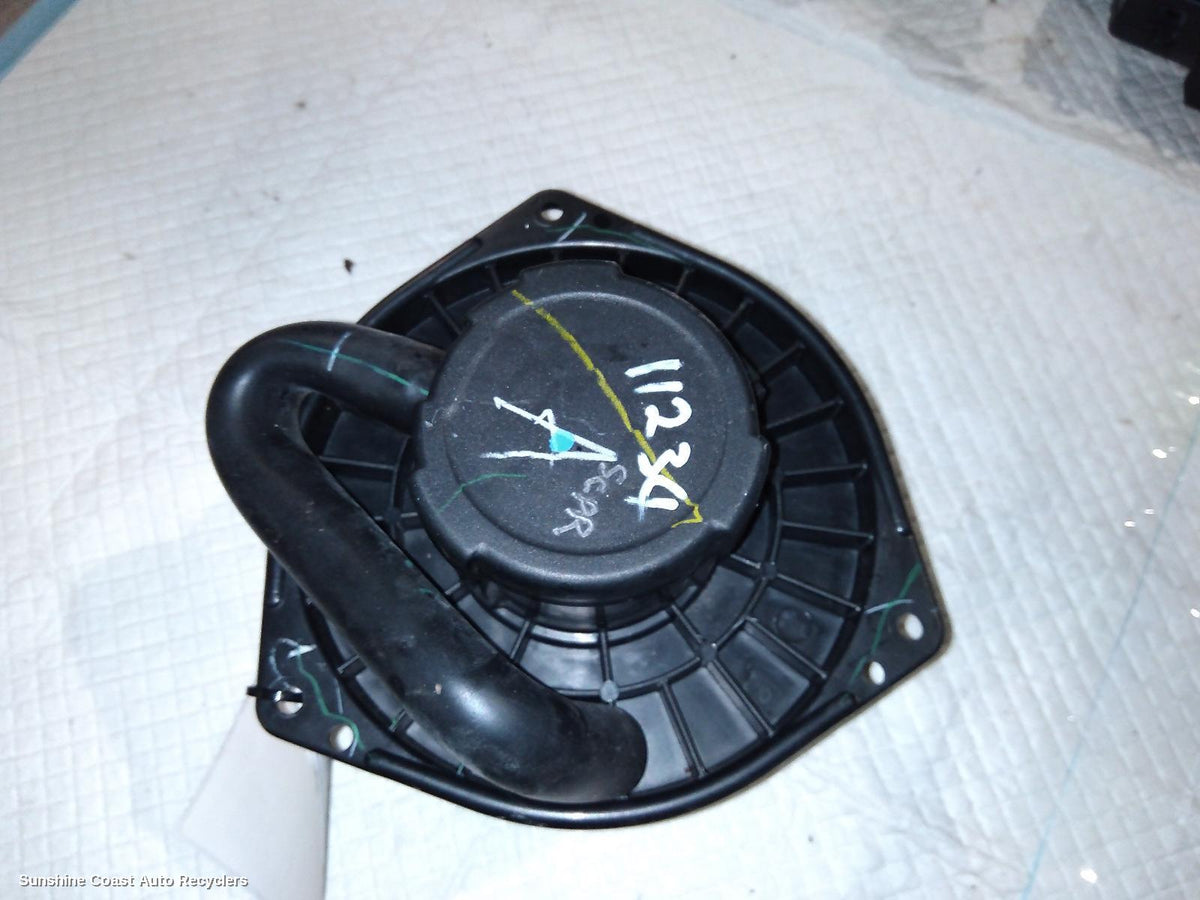 2009-2015 Mitsubishi Triton Heater Fan Motor