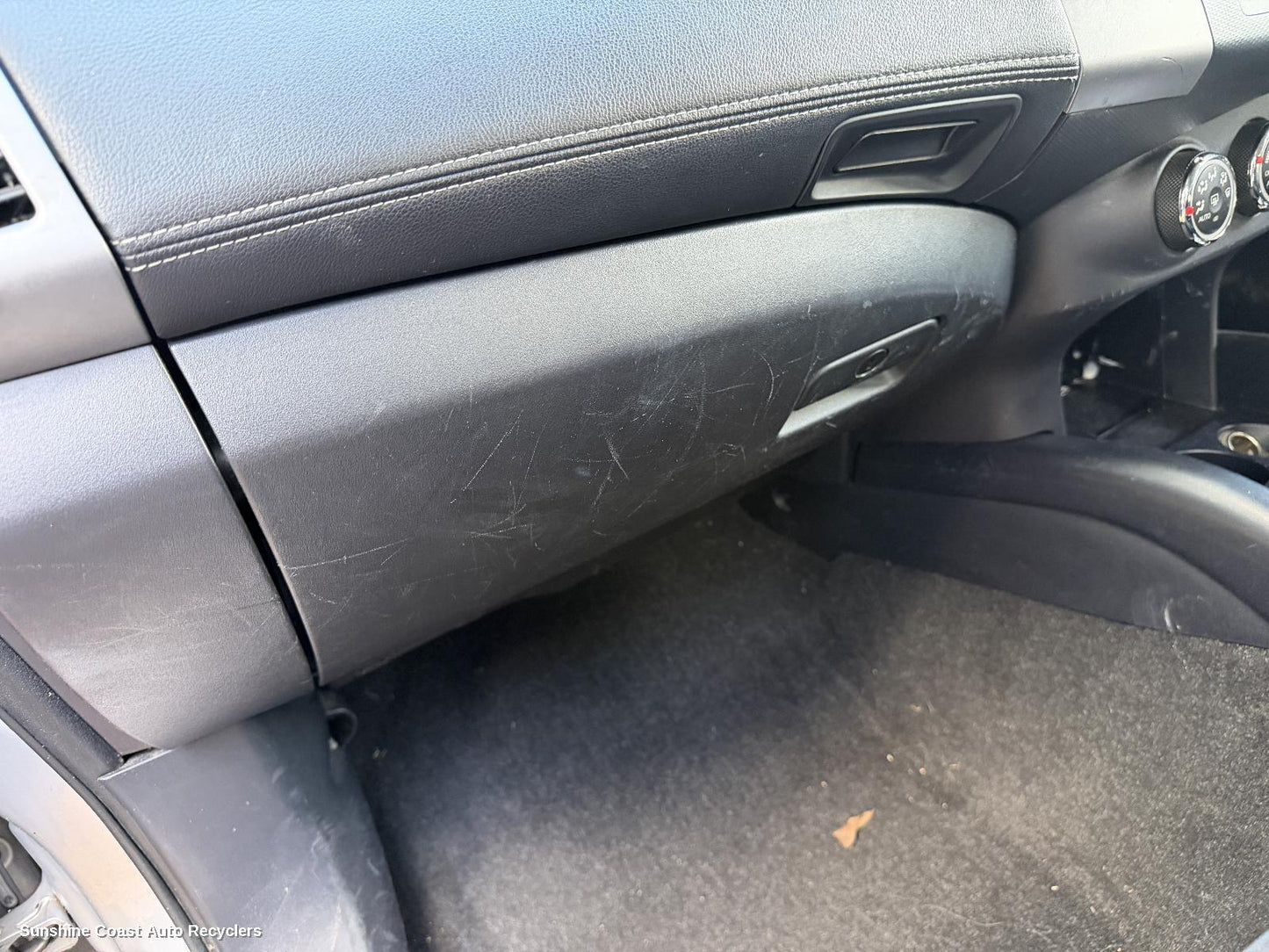 2009-2012 Mitsubishi Outlander Glove Box