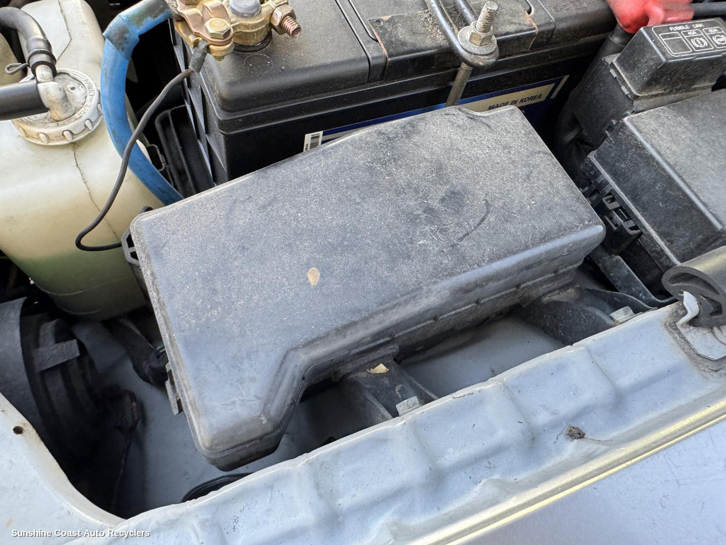 2000-2002 Mitsubishi Pajero Fuse Box