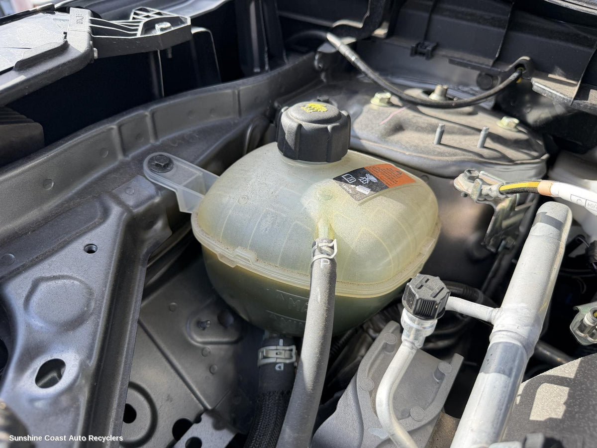 2022-2026 Nissan Xtrail Overflow Bottle