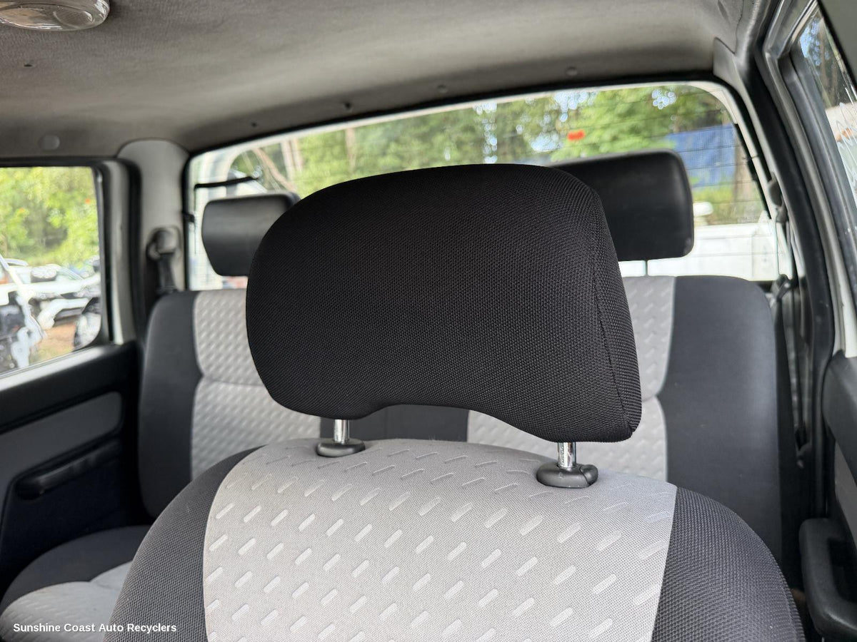 2001-2015 Nissan Navara Headrest