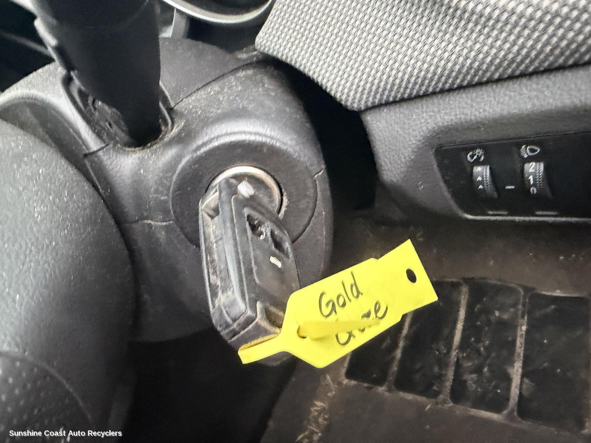2009-2011 Holden Cruze Ignition W  Key