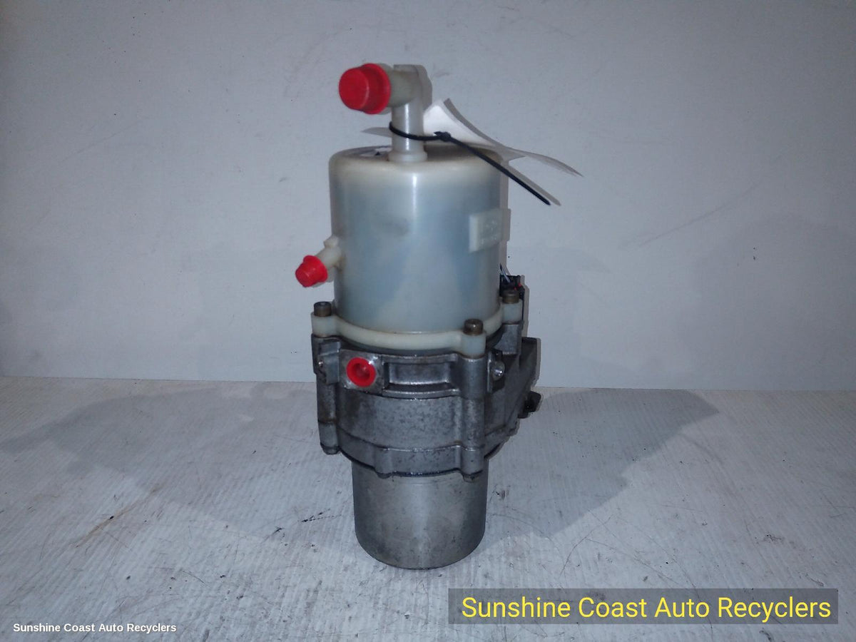 2003-2006 Mazda 3 Steering Pump