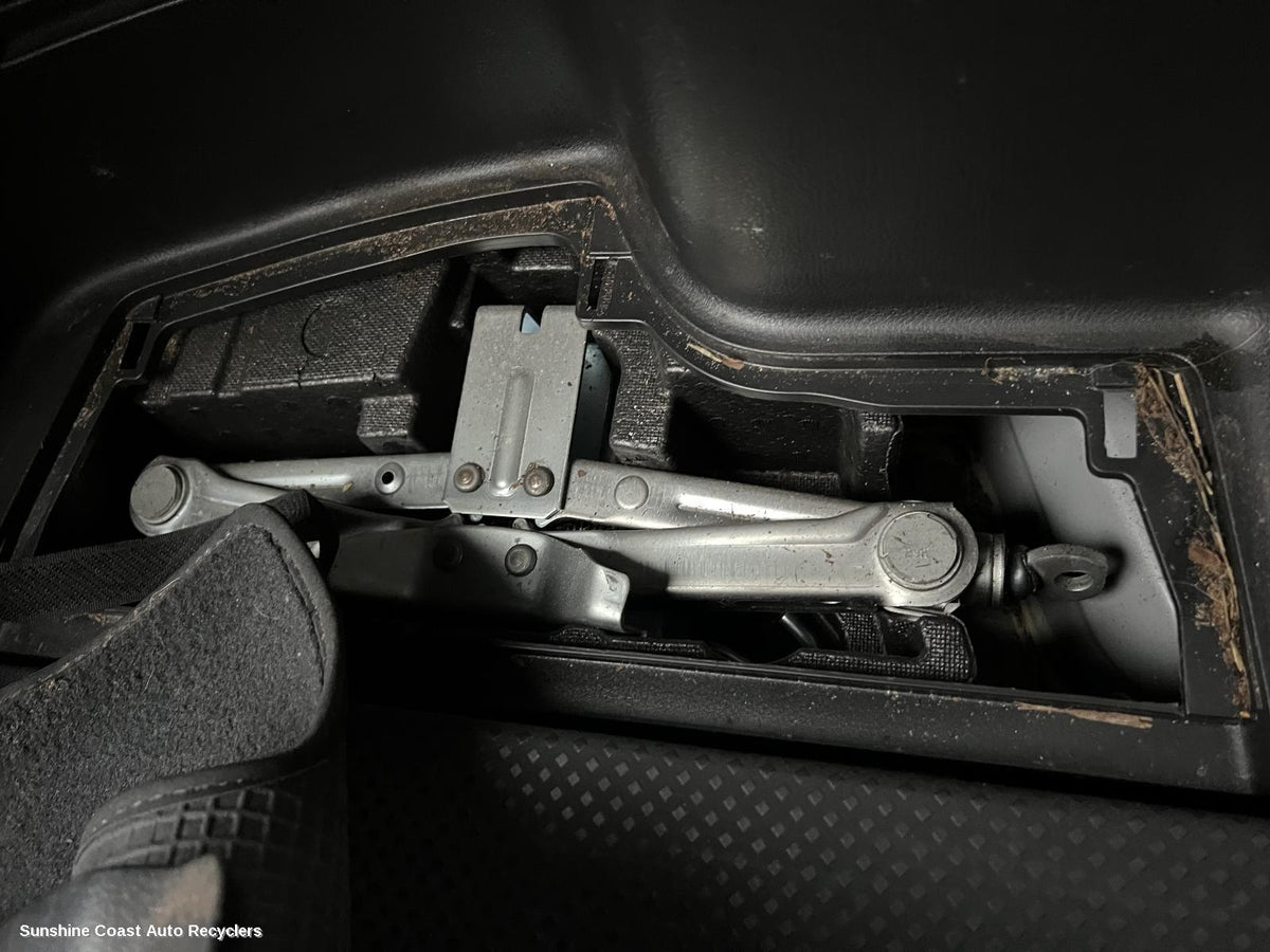 2007-2013 Nissan Xtrail Jack Tool Kit