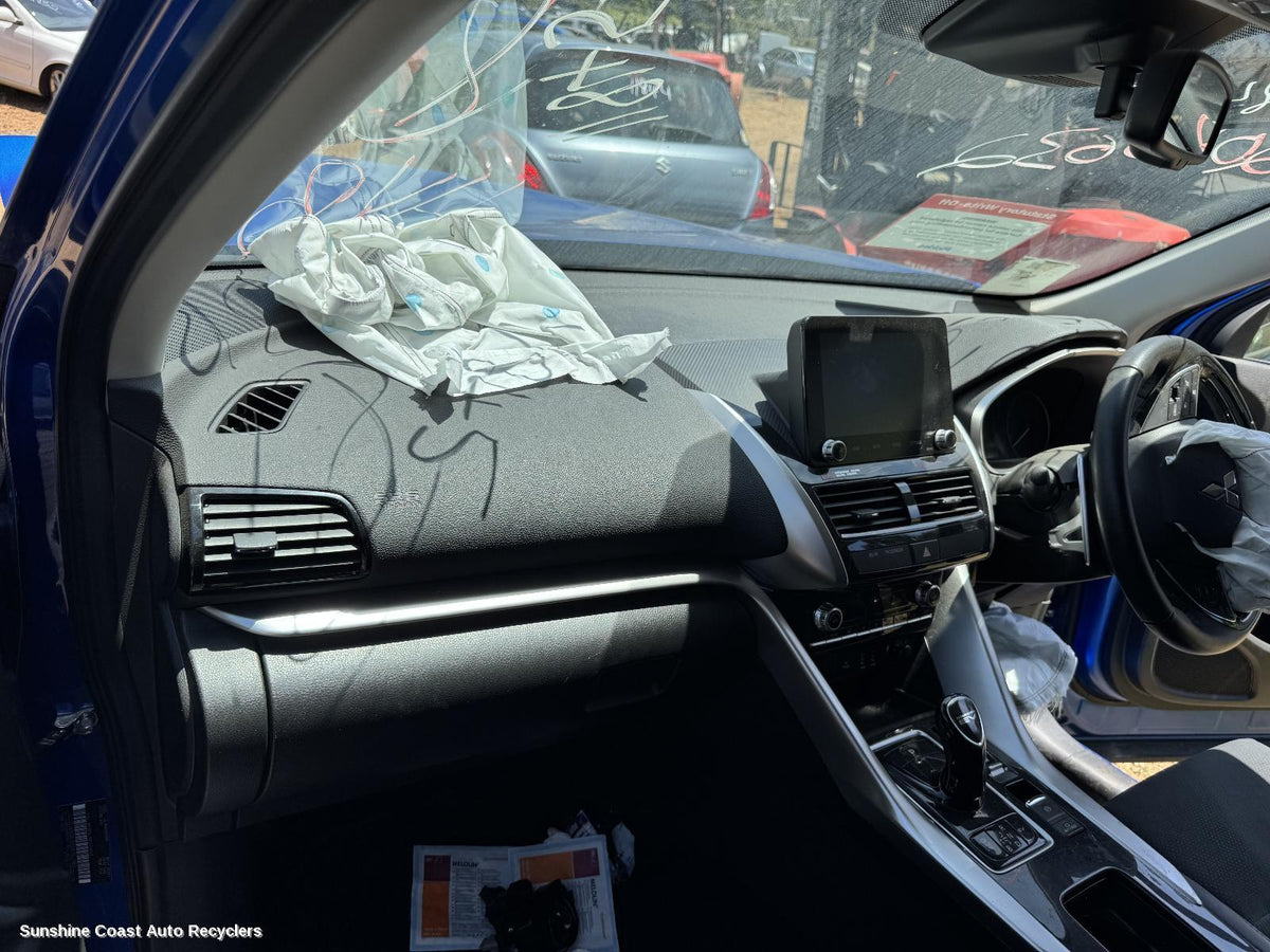 2017-2026 Mitsubishi Eclipse Cross Glove Box
