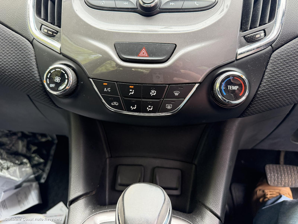 2017-2020 Holden Astra Heater Ac Controls