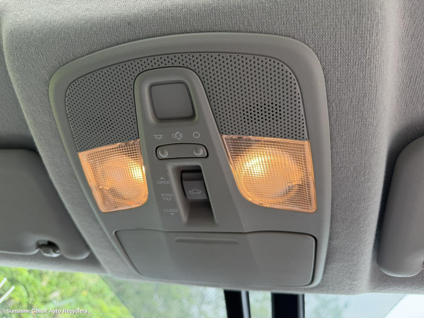 2014 Suzuki S-cross Courtesy Light