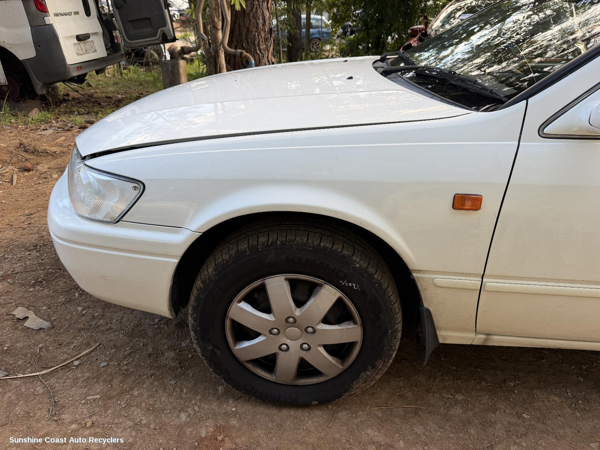 1997-2002 Toyota Camry Left Guard Liner