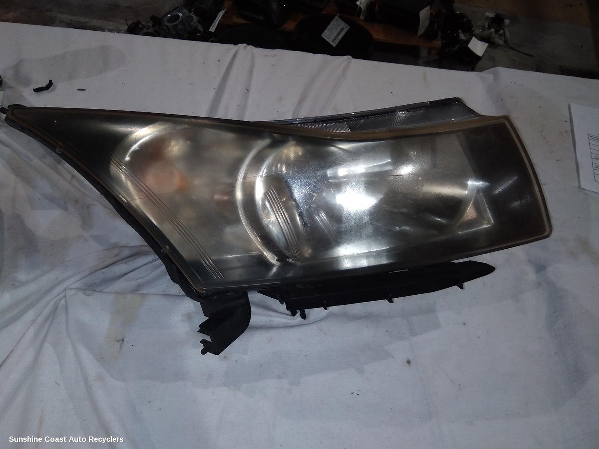 2009-2011 Holden Cruze Right Headlamp