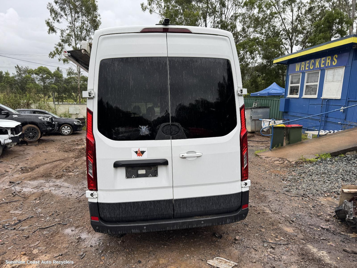 2020-2026 Ldv Deliver 9 Headrest