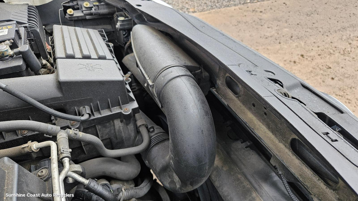 2005-2010 Volkswagen Caddy Air Cleaner Duct Hos