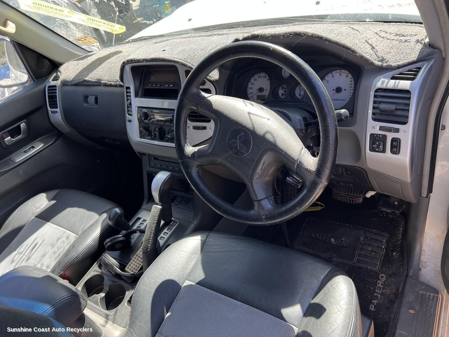 2002-2006 Mitsubishi Pajero Owners Handbook