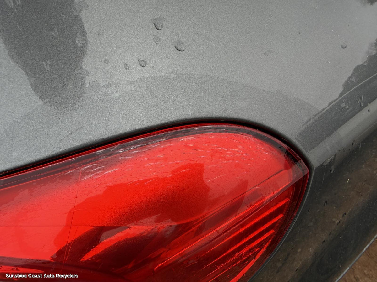 2008-2011 Volkswagen Tiguan Right Taillight