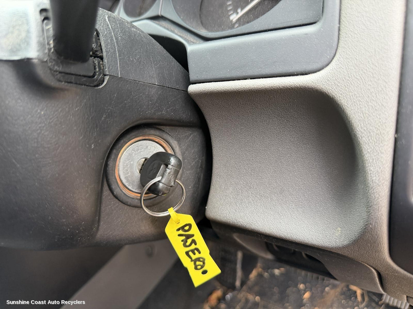 2002-2006 Mitsubishi Pajero Ignition W  Key