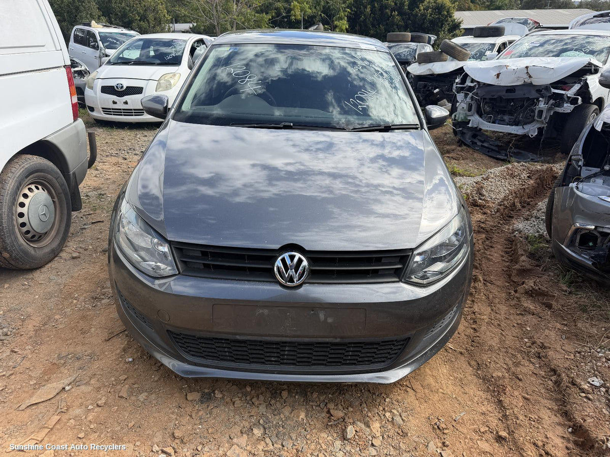 2010-2014 Volkswagen Polo Grille