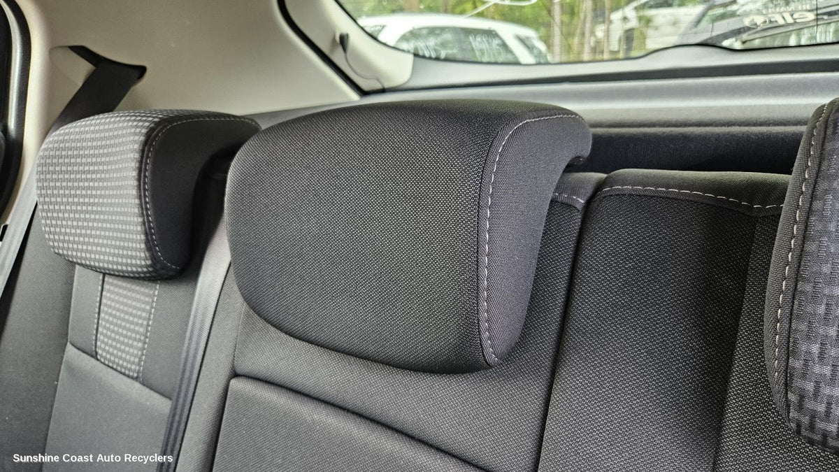 2010-2016 Renault Megane Headrest