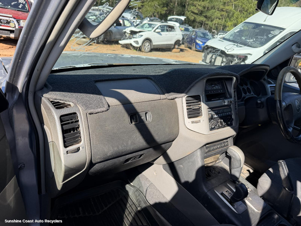 2002-2006 Mitsubishi Pajero Glove Box