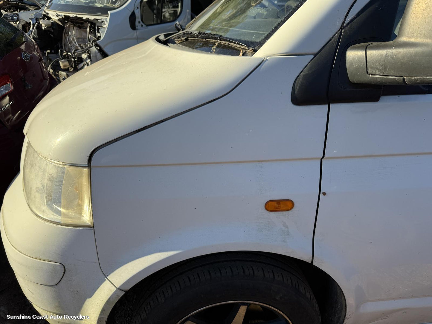 2004-2015 Volkswagen Transporter Left Guard