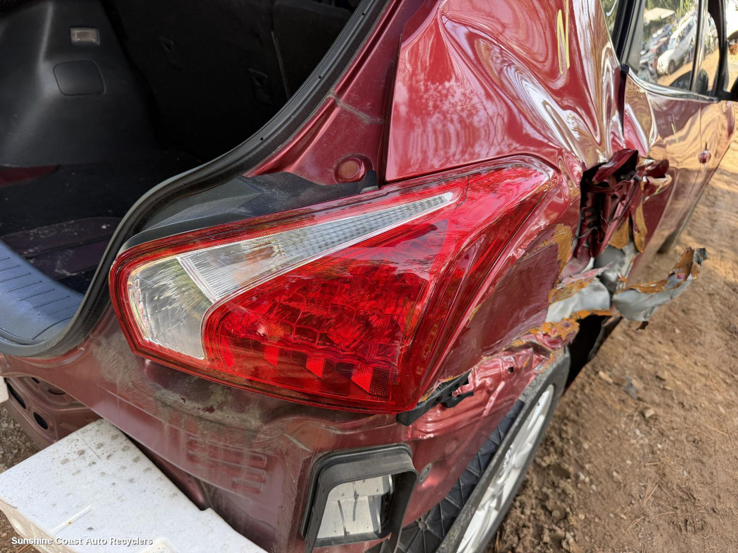 2013-2016 Nissan Pulsar Right Taillight