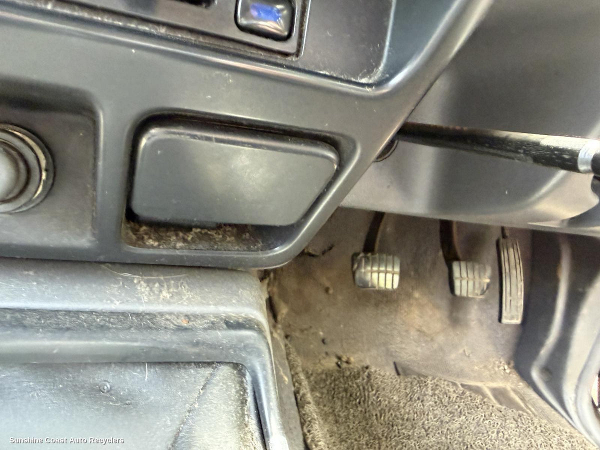 1997-2001 Nissan Navara Ashtray