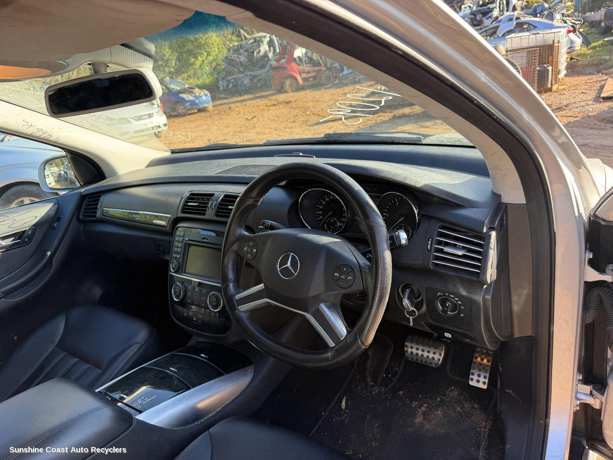 2006-2010 Mercedes R Class Console