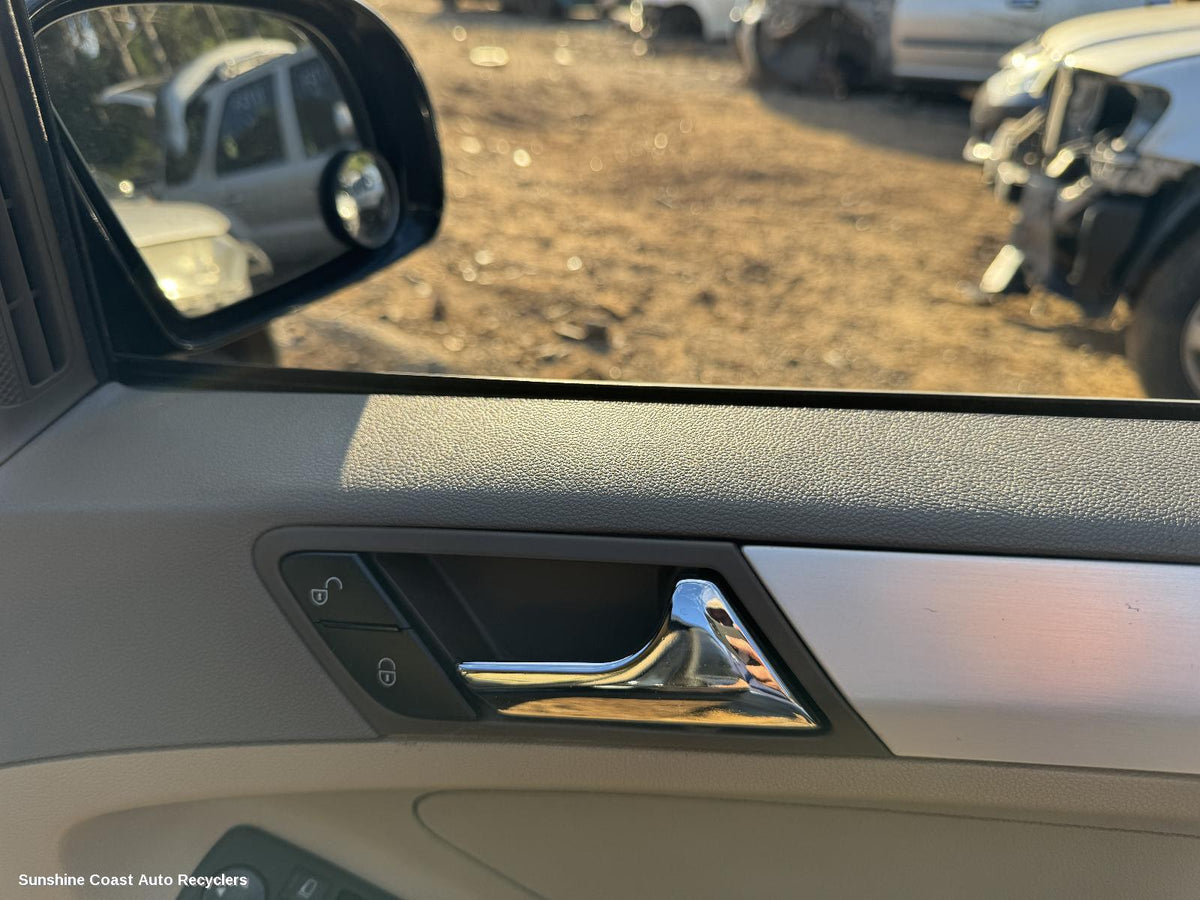 2005-2011 Mercedes M Class Door Handle