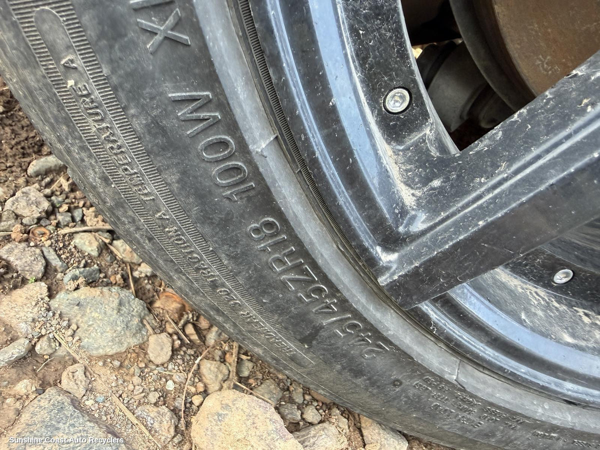 2017-2020 Holden Commodore Wheel Mag