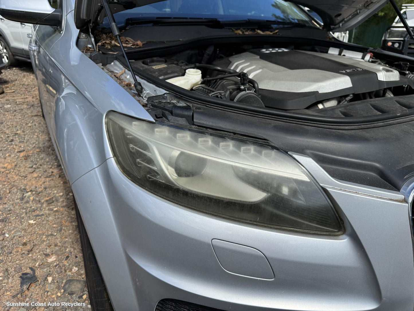 2009-2015 Audi Q7 Right Headlamp