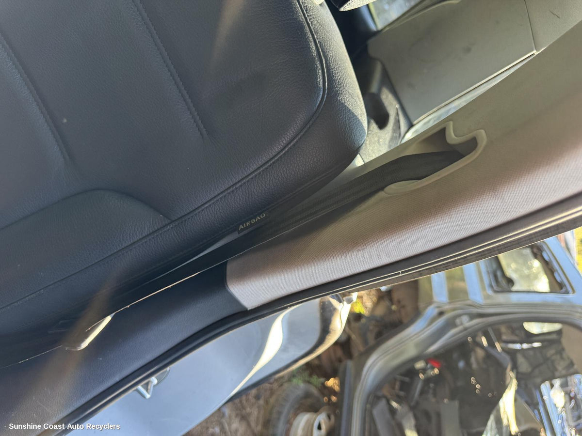 2010-2018 Volkswagen Touareg Seatbelt Stalk