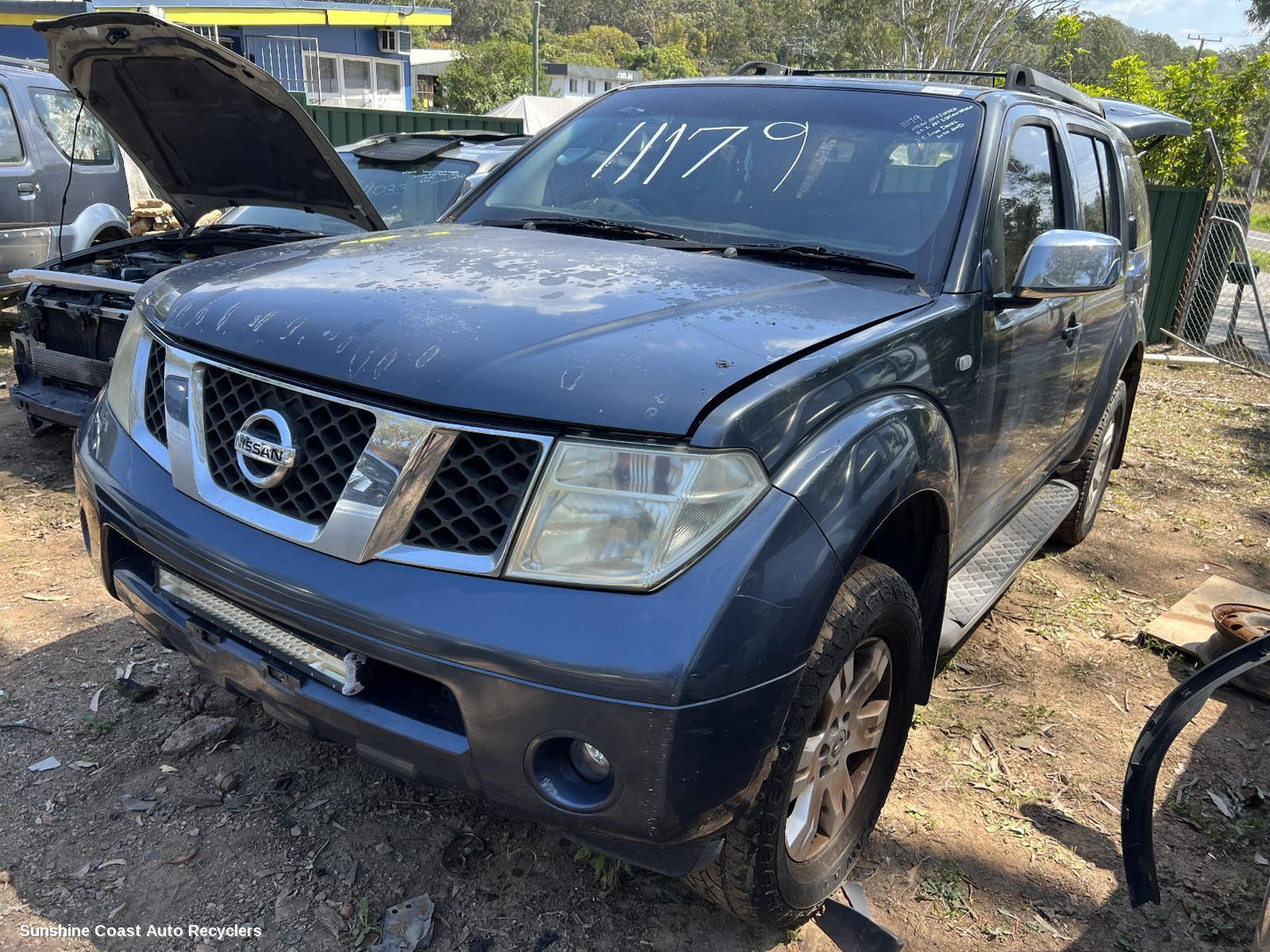 2006 Nissan Pathfinder Rear Garnish