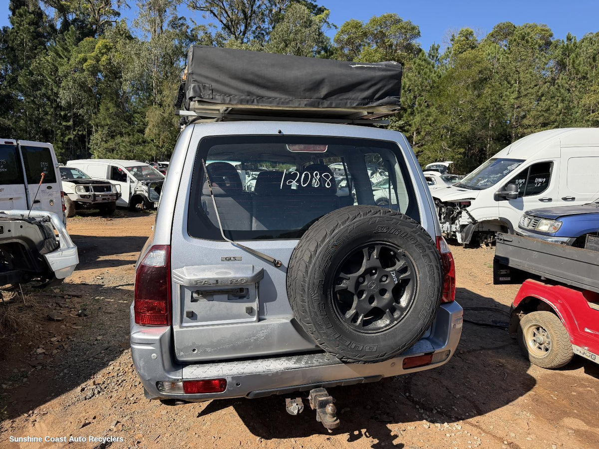 2000-2006 Mitsubishi Pajero Towbar