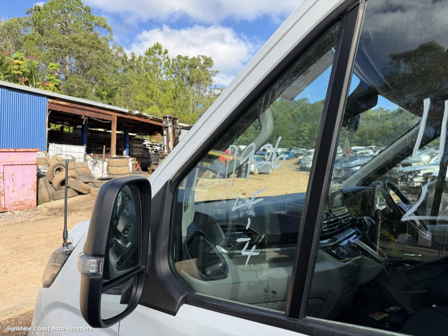 2020-2026 Ldv Deliver 9 Left Front 1 4 Door Glass