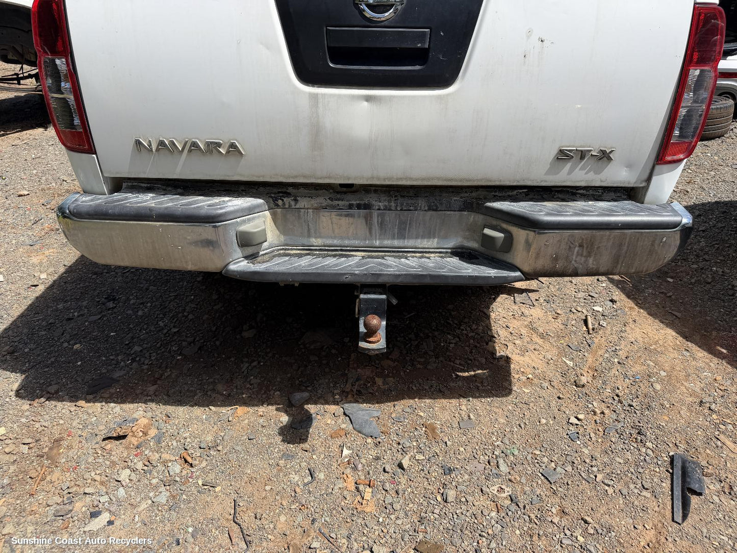 2009-2015 Nissan Navara Towbar