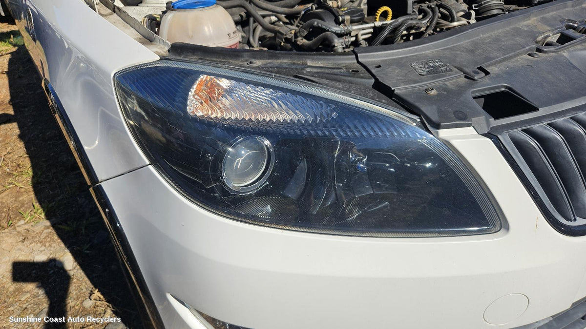 2011-2015 Skoda Fabia Right Headlamp